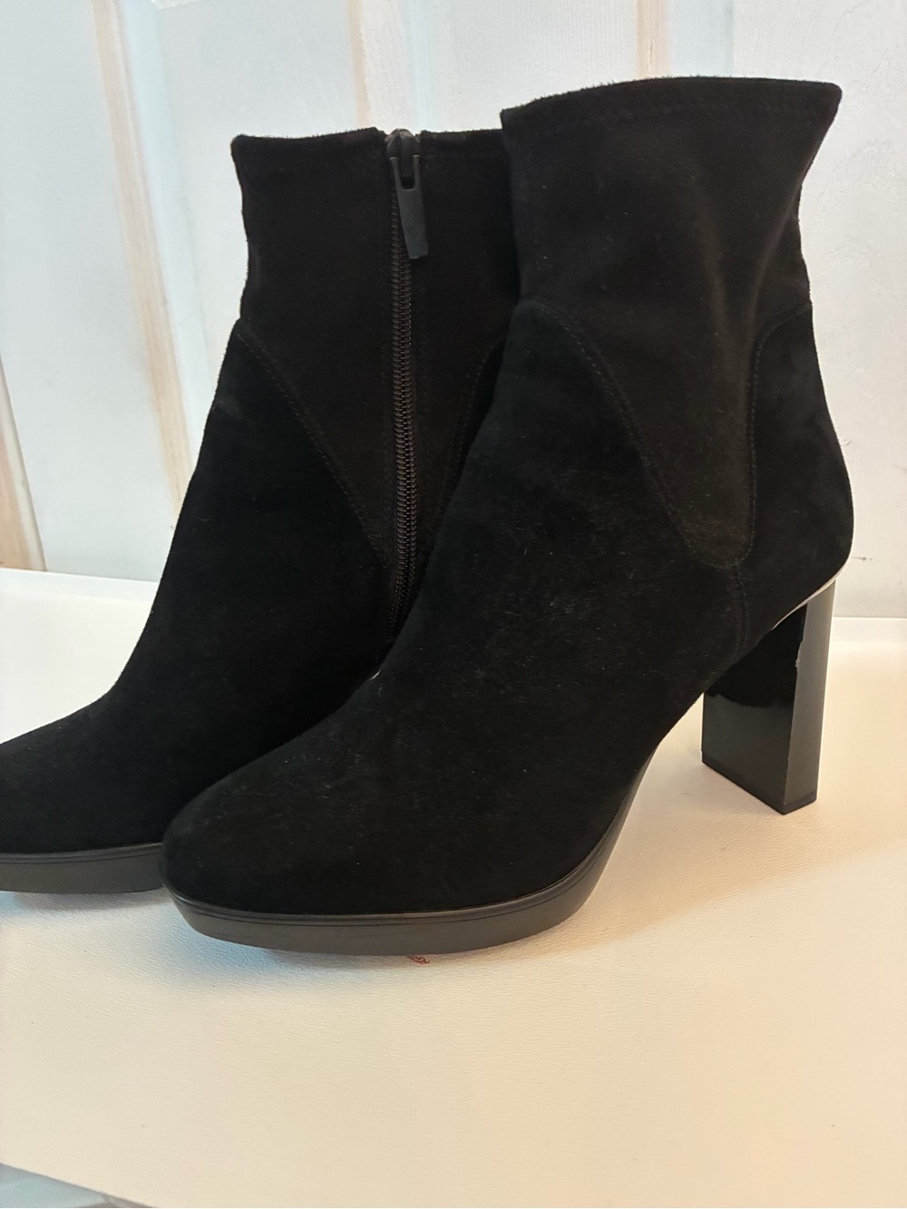Donald Pliner Black Suede Platform Ankle Boots Block Heel Sz 7.5M Zipper EUC